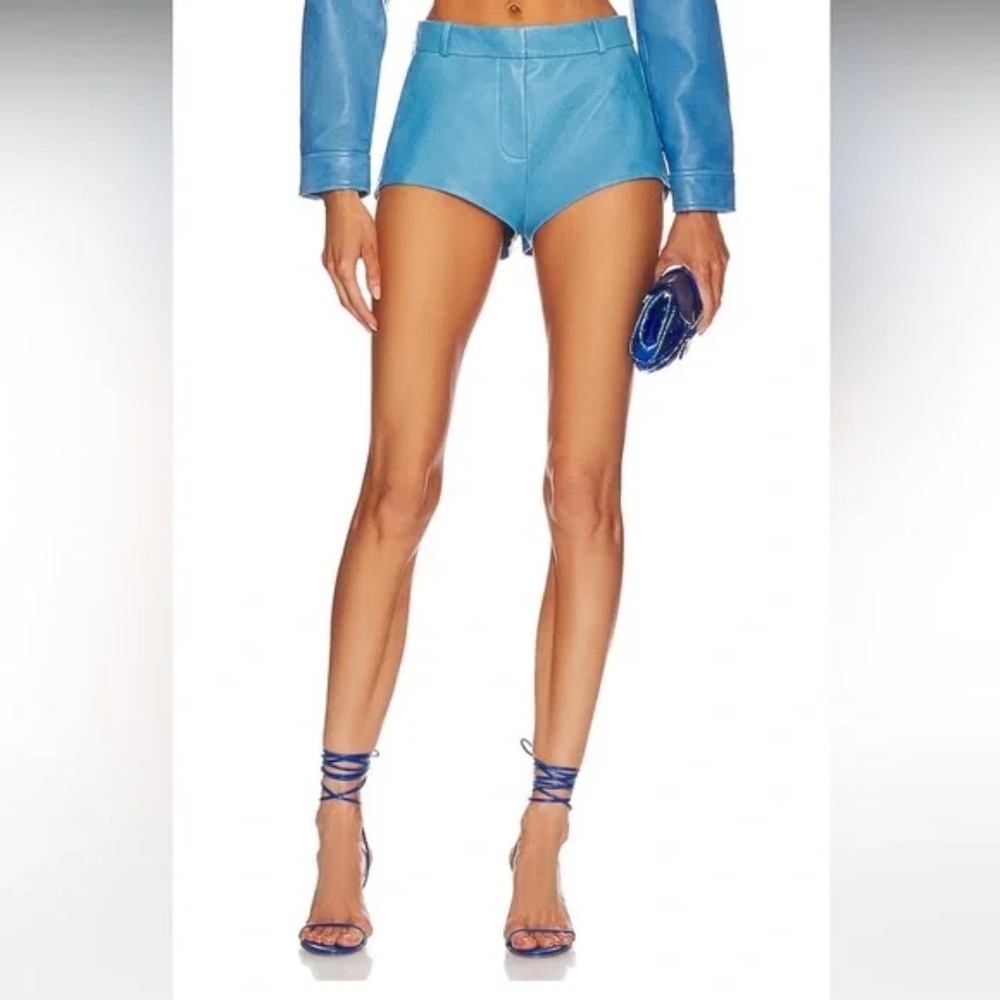 LAMARQUE Annaise Leather Hot Shorts in Faded Jean, Blue. Size Small. NWT. $315